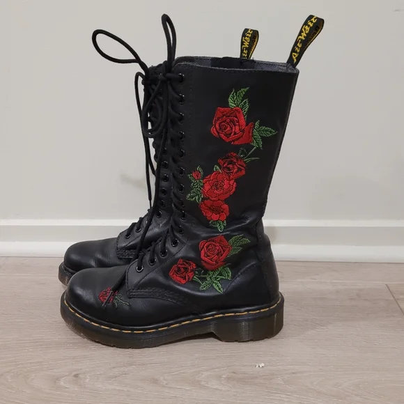 Dr Martens Womens Boots EU37 UK4 US6 Vonda Embroidered Red Roses 14 eyelet Black - Picture 2 of 16
